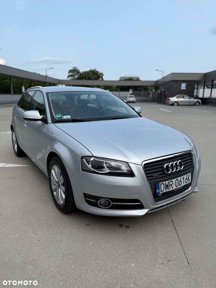 Audi A3 Sportback - 1