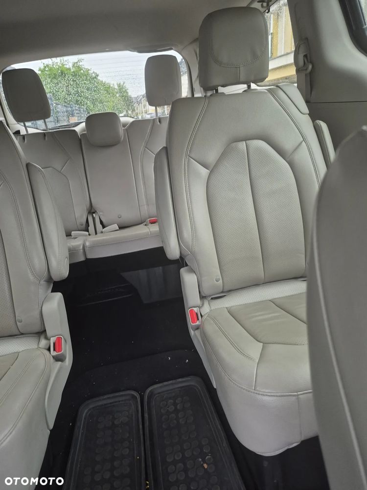 Chrysler Pacifica - 25