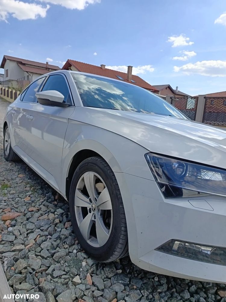 Skoda Superb 2.0 TDI DSG Style - 11