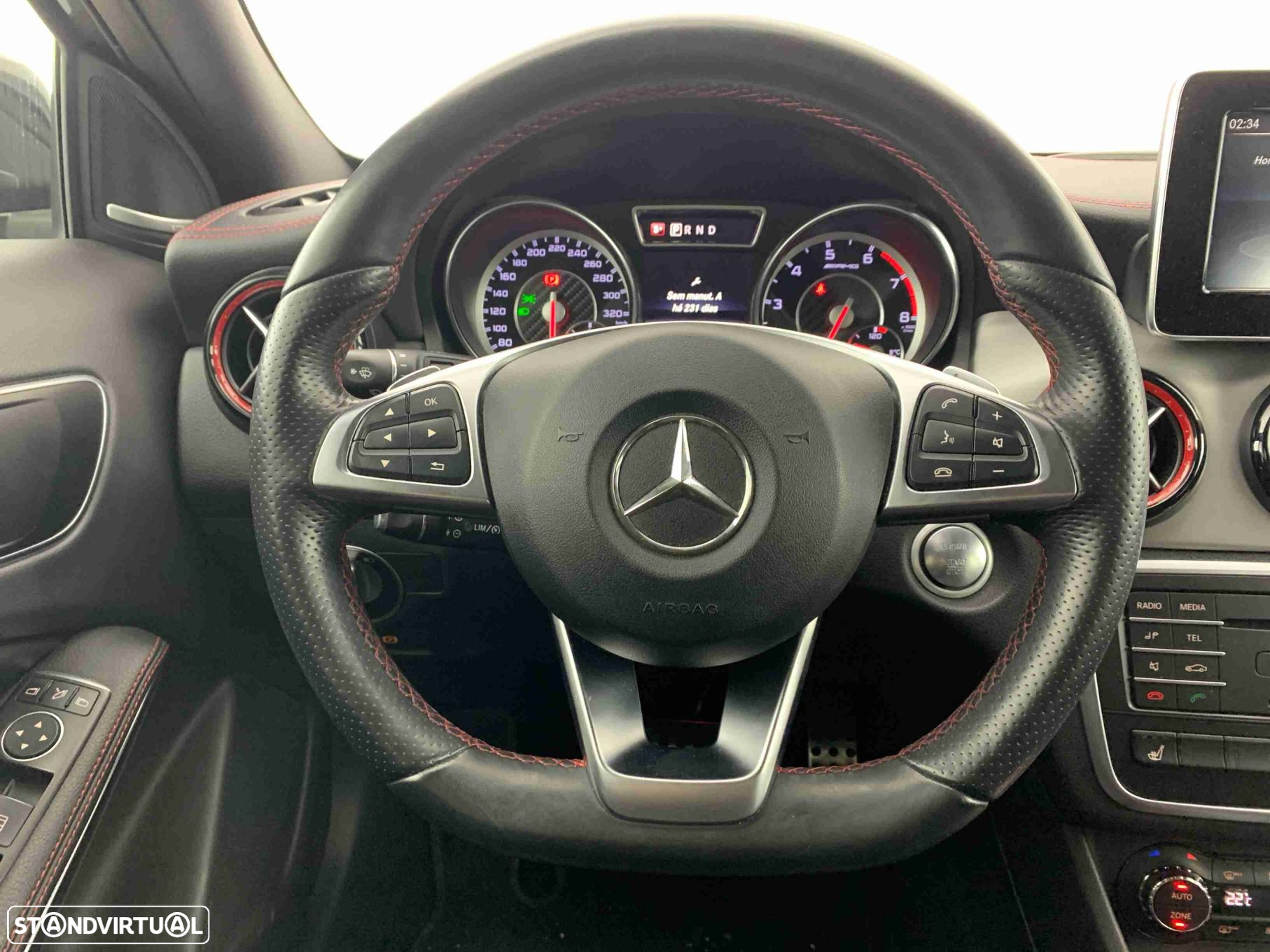 Mercedes-Benz GLA 45 AMG 4-Matic - 12
