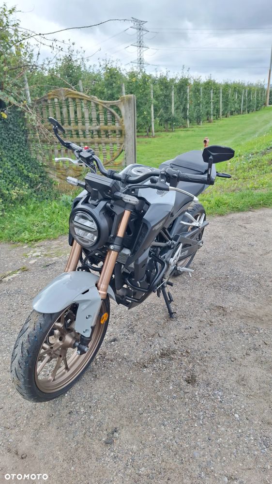 Honda CB - 32