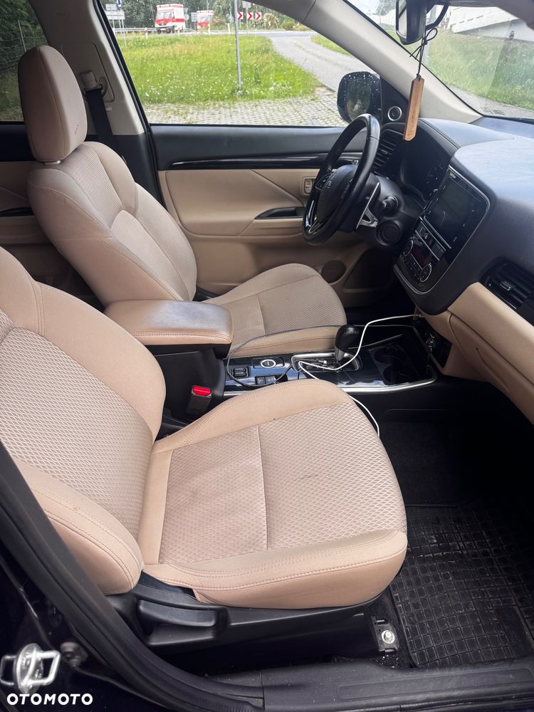 Mitsubishi Outlander 2.0 Intense 4WD CVT - 18