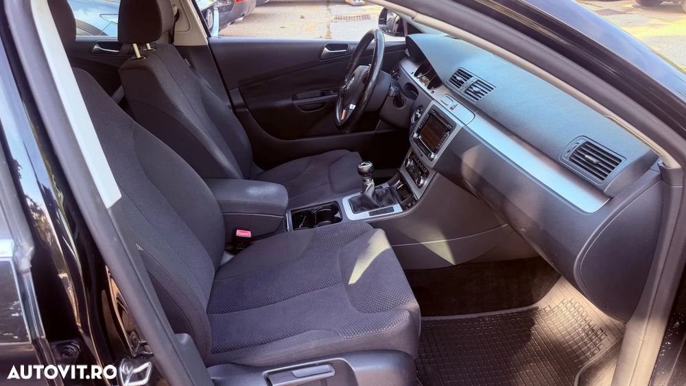 Volkswagen Passat - 11