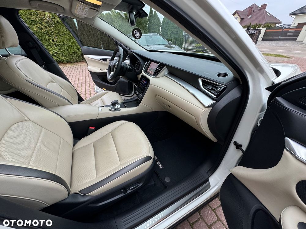 Infiniti QX30 2.0t DCT AWD Premium - 25