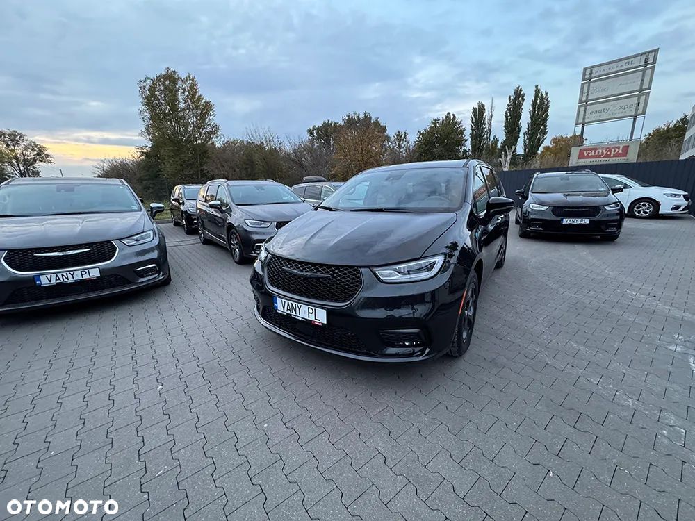 Chrysler Pacifica - 5