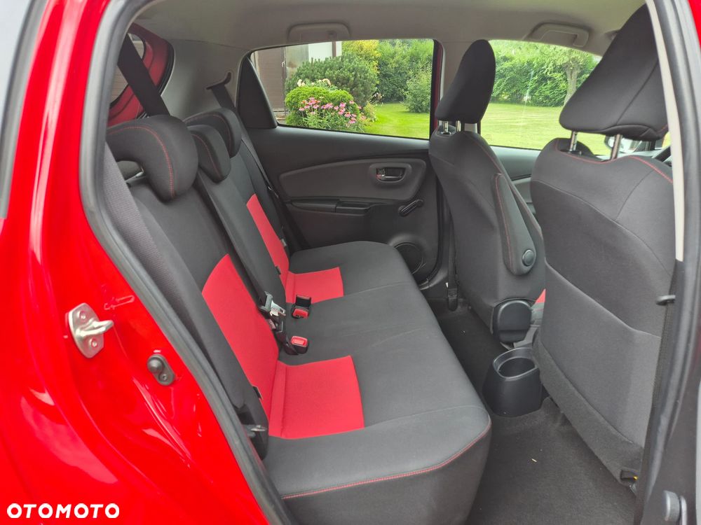 Toyota Yaris 1.33 VVT-i Lounge - 24