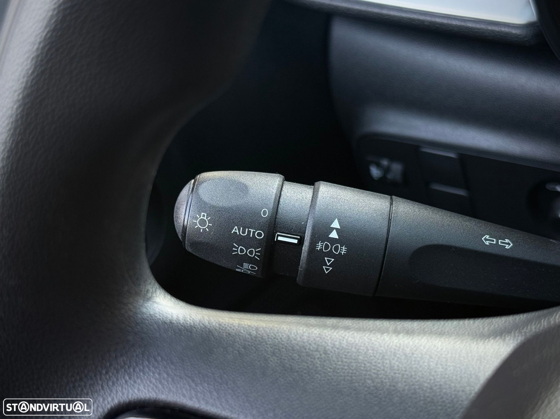 Citroën C3 1.2 PureTech C-Series - 10