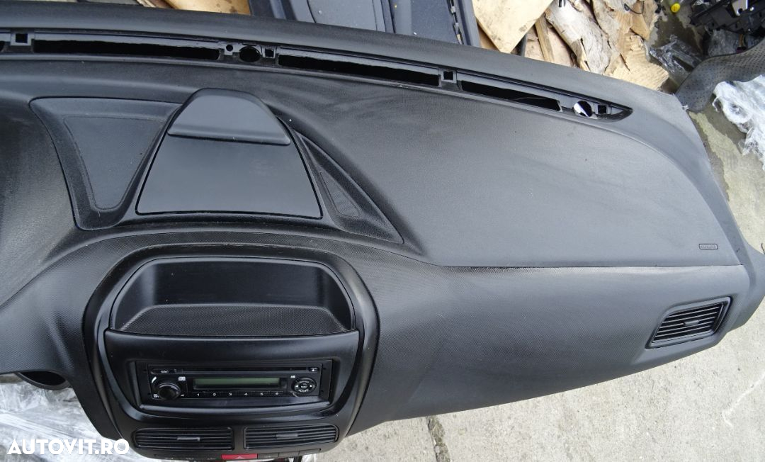 Plansa de bord Opel Combo din 2012 cu airbag volan si pasager volan pe stanga - 4