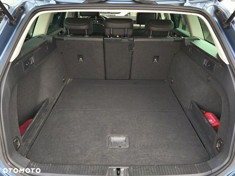 Volkswagen Passat - 35