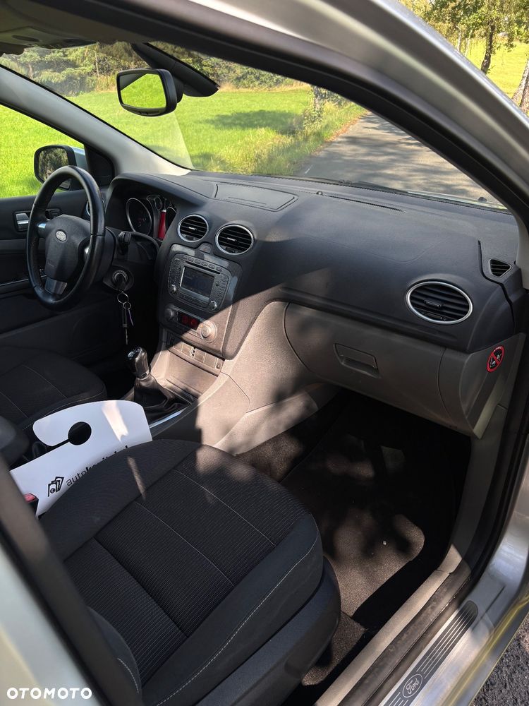 Ford Focus 1.6 Titanium - 22