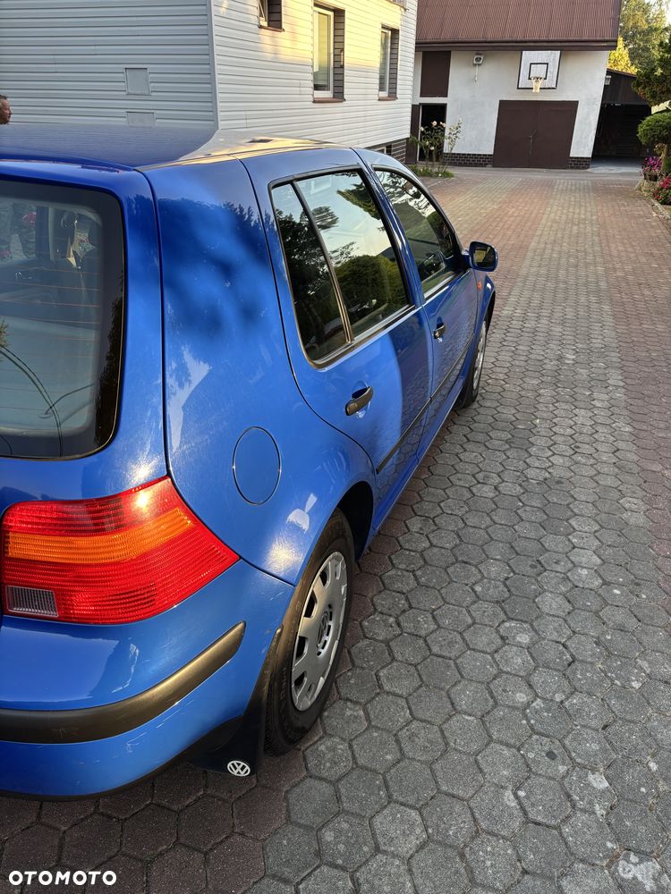 Volkswagen Golf 1.4 - 10