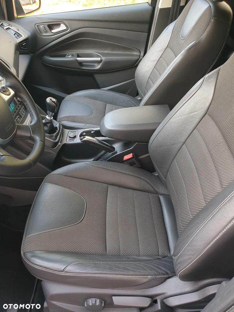 Ford Kuga 2.0 TDCi 4x4 Titanium - 9
