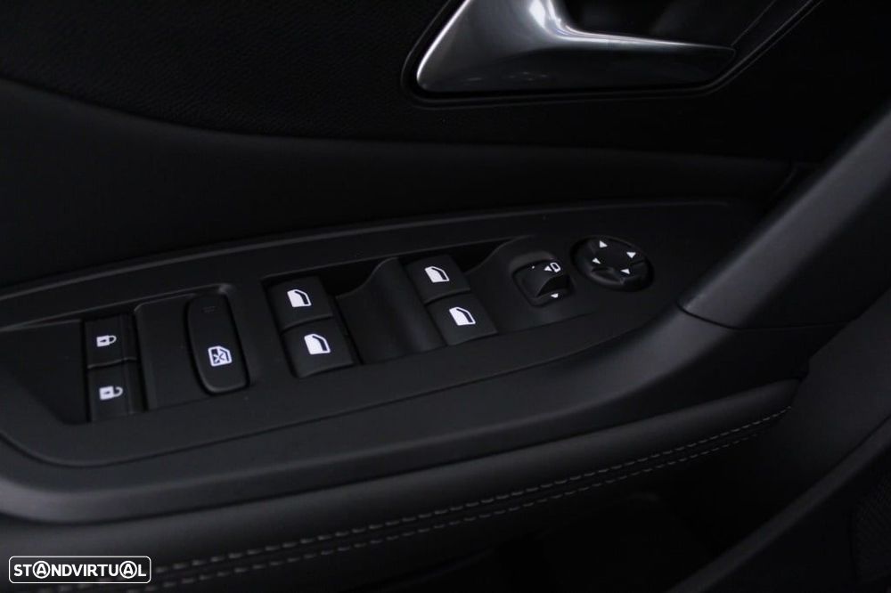 Peugeot 308 1.6 Hybrid Allure e-EAT8 - 21