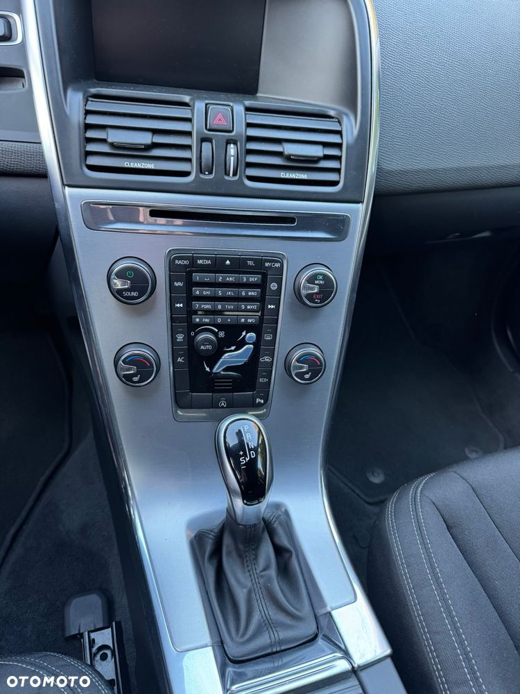 Volvo XC 60 D3 Drive-E Momentum - 18