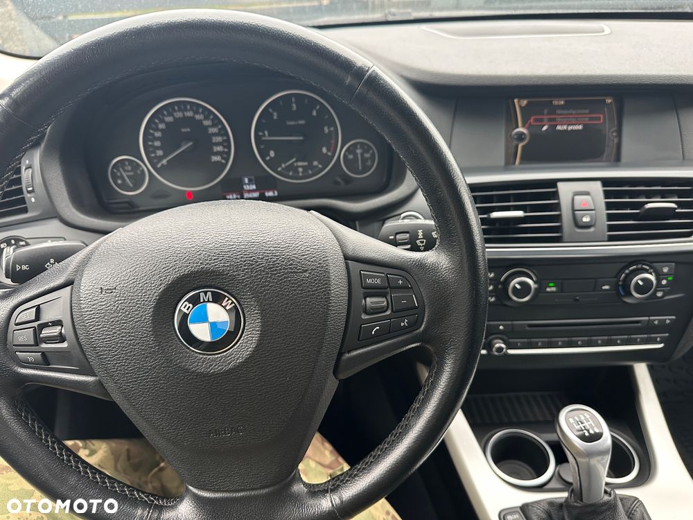 BMW X3 xDrive20d - 16