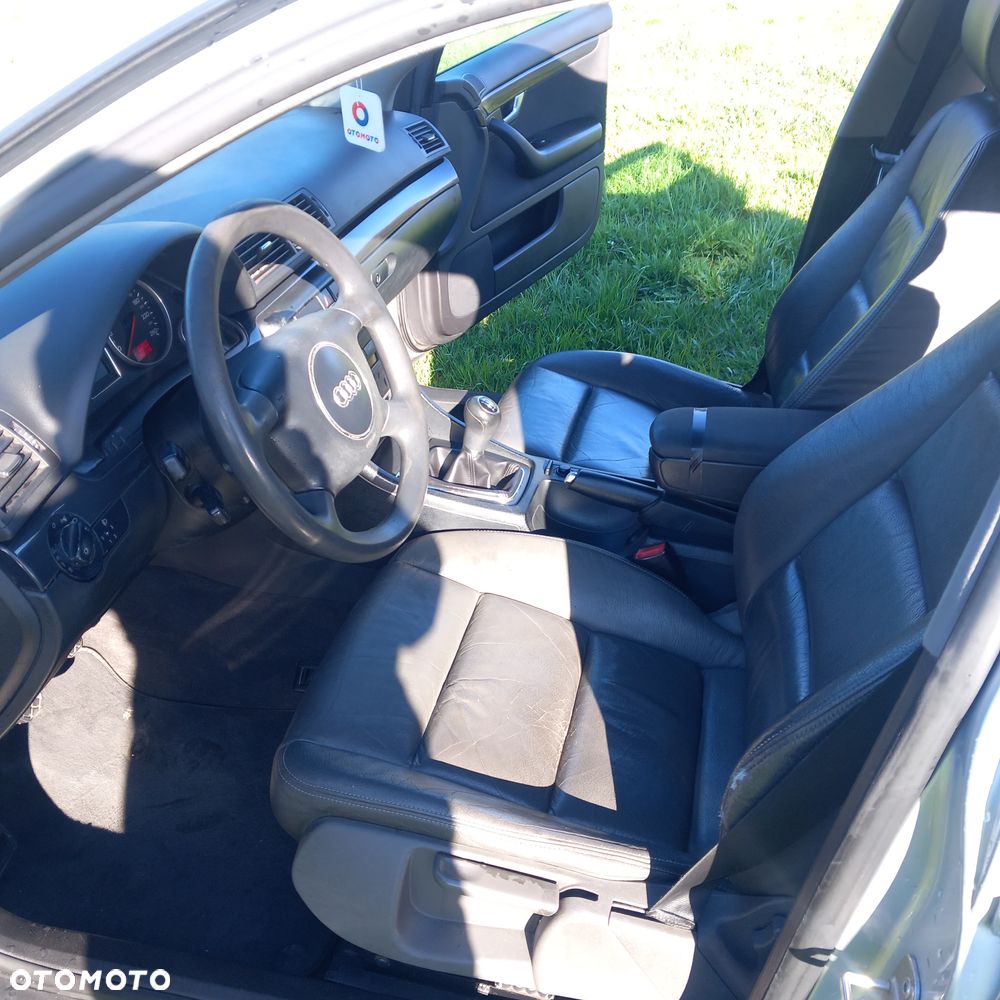 Audi A4 Limousine - 11