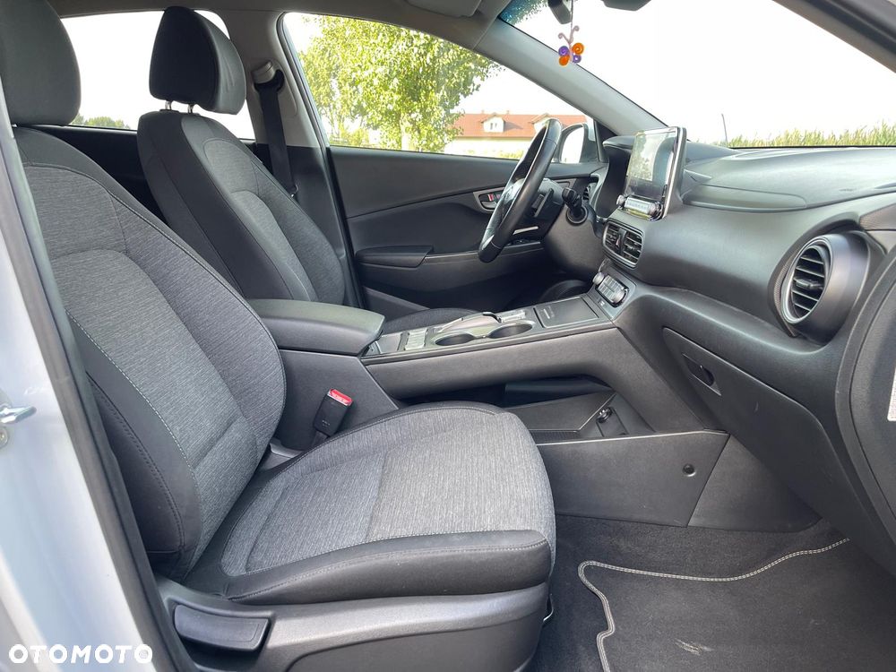Hyundai Kona 64kWh Premium - 26