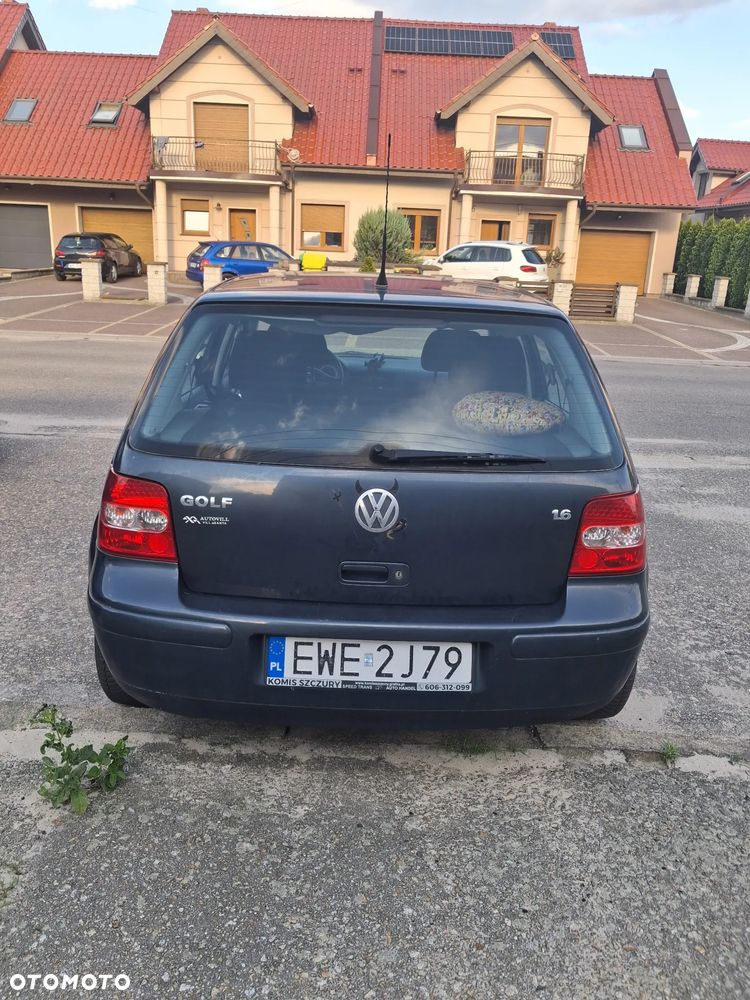 Volkswagen Golf 1.6 Basis - 6