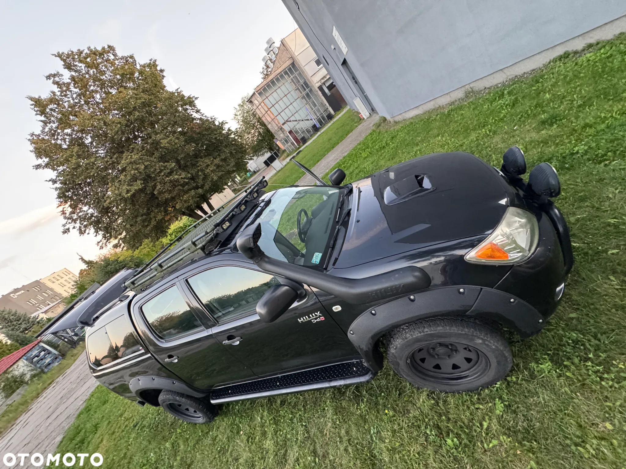 Toyota Hilux 2.5 D-4D DLX + - 11