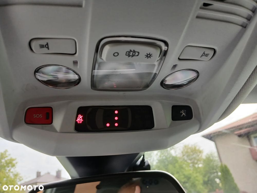 Peugeot 3008 1.5 BlueHDi Allure Pack S&S EAT8 - 22