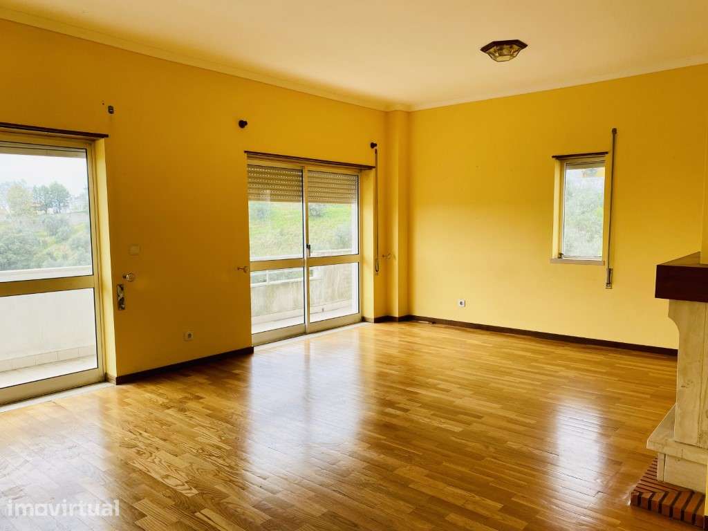 Apartamento tipologia T3 com elevador - centro cidade - Grande imagem: 2/25