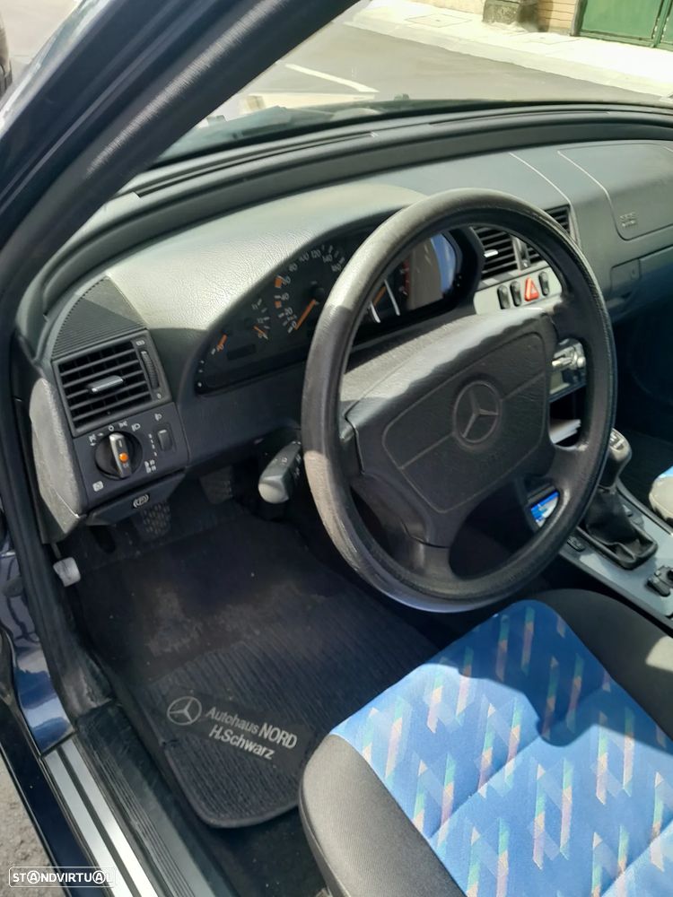 Mercedes-Benz C 220 - 4