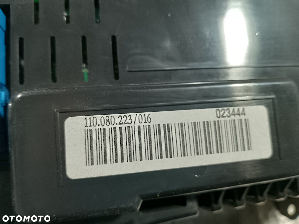 LICZNIK AUDI A3 ( 8P1 ) 8P0920930F 110.080.223/016  A2C53060179 1.9 TDI - 6