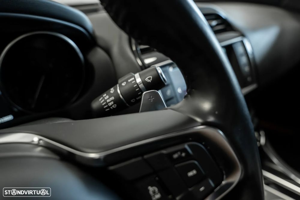 Jaguar XE 2.0 D R-Sport Aut. - 22