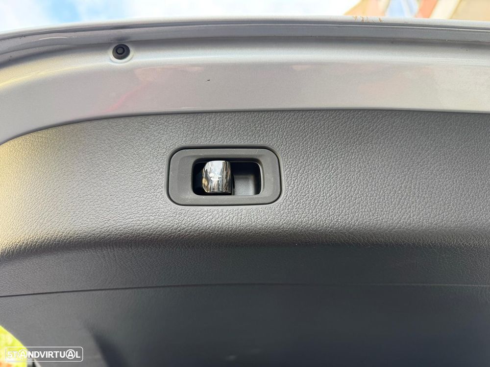 Mercedes-Benz GLC 300 e 4Matic 9G-TRONIC Avantgarde Advanced - 37