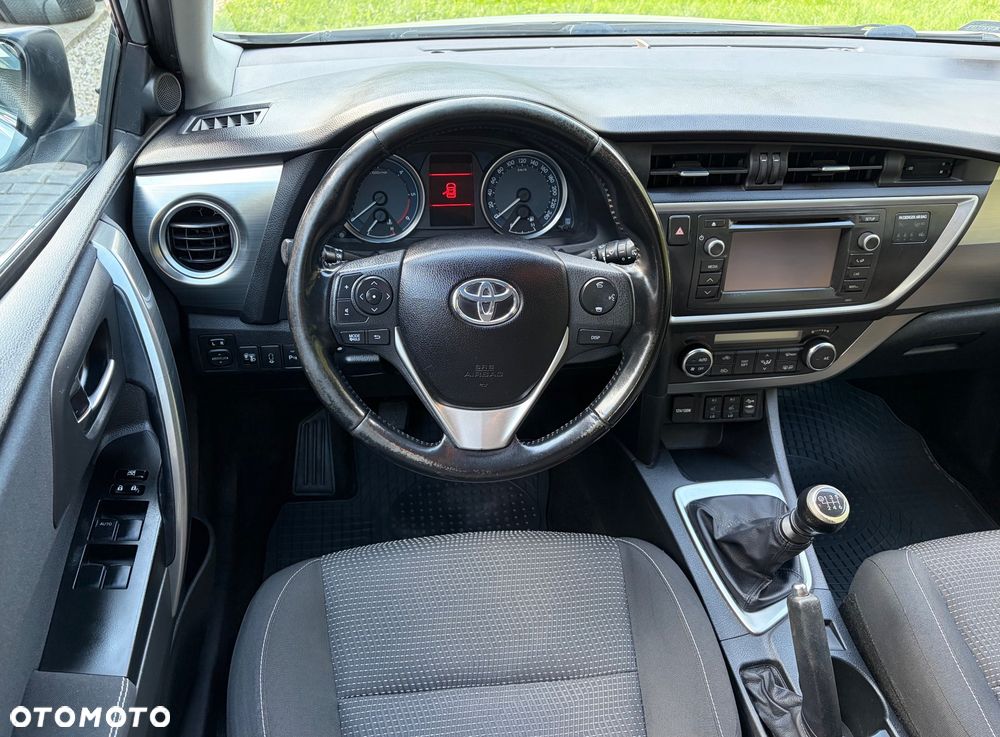 Toyota Auris 1.4 D-4D Premium + EU5 - 11