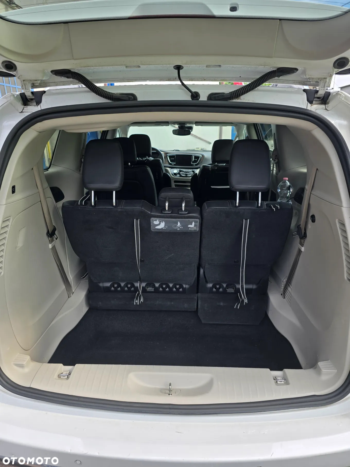 Chrysler Pacifica - 21