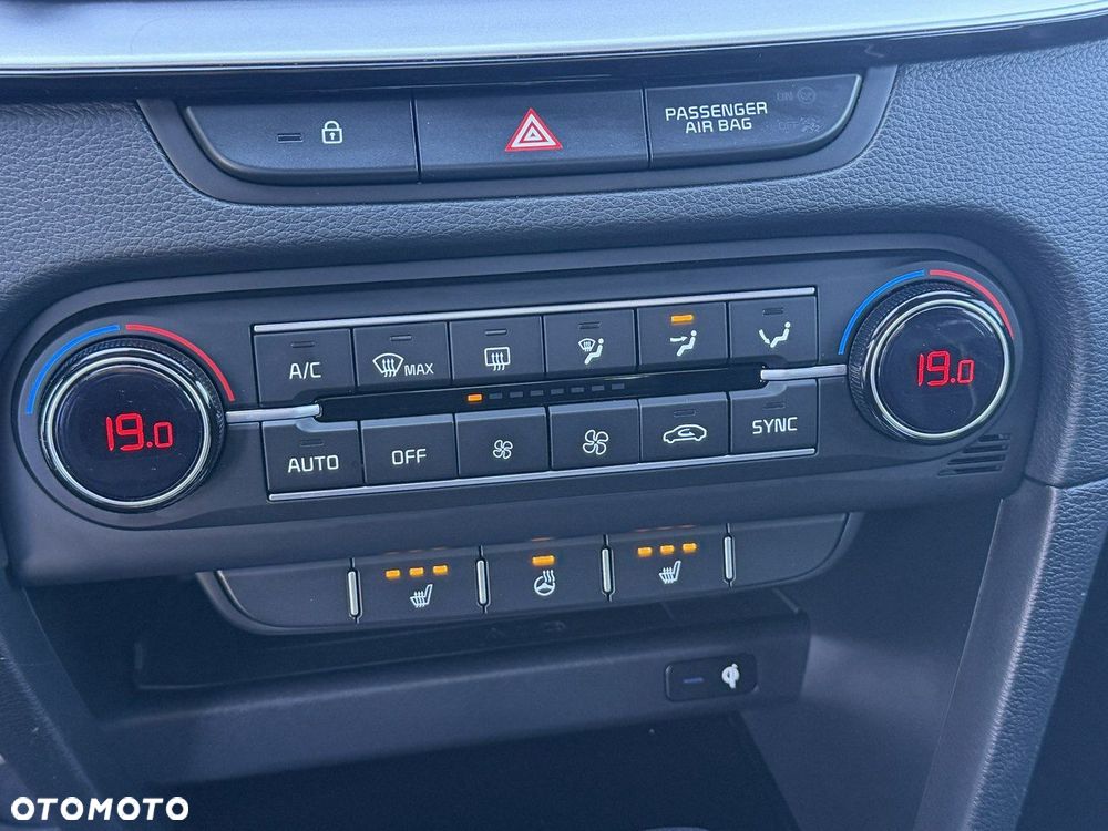 Kia Ceed 1.6 CRDi (48V Mild-Hybrid) DCT7 GT Line - 27