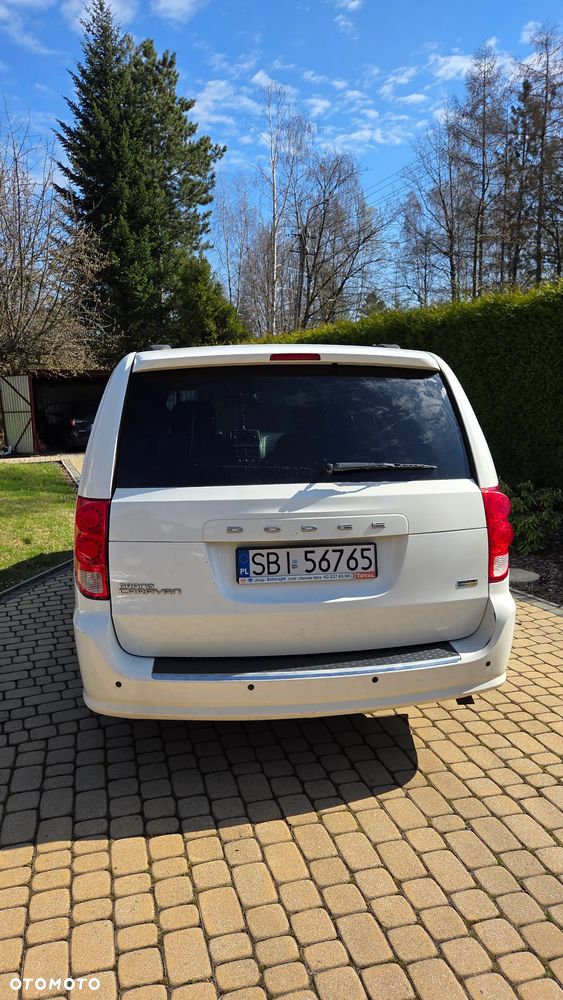 Dodge Grand Caravan - 4