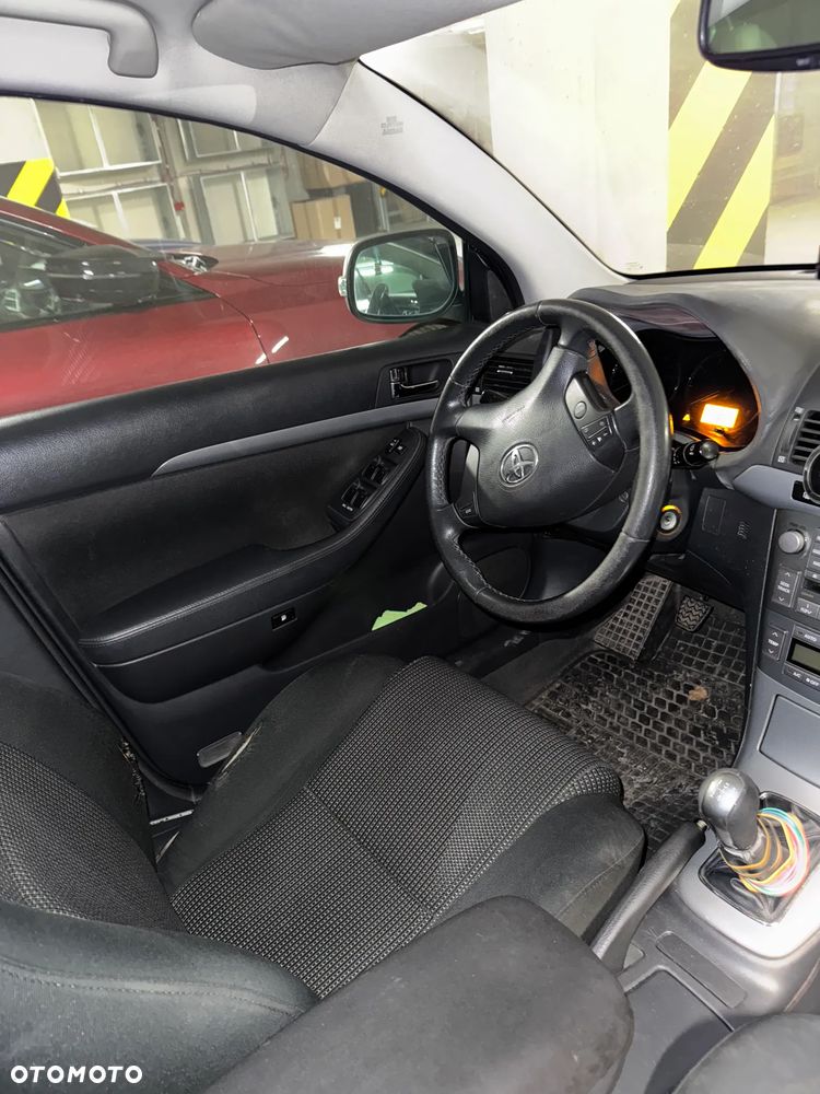 Toyota Avensis 1.8 VVT-i Sol Premium - 6