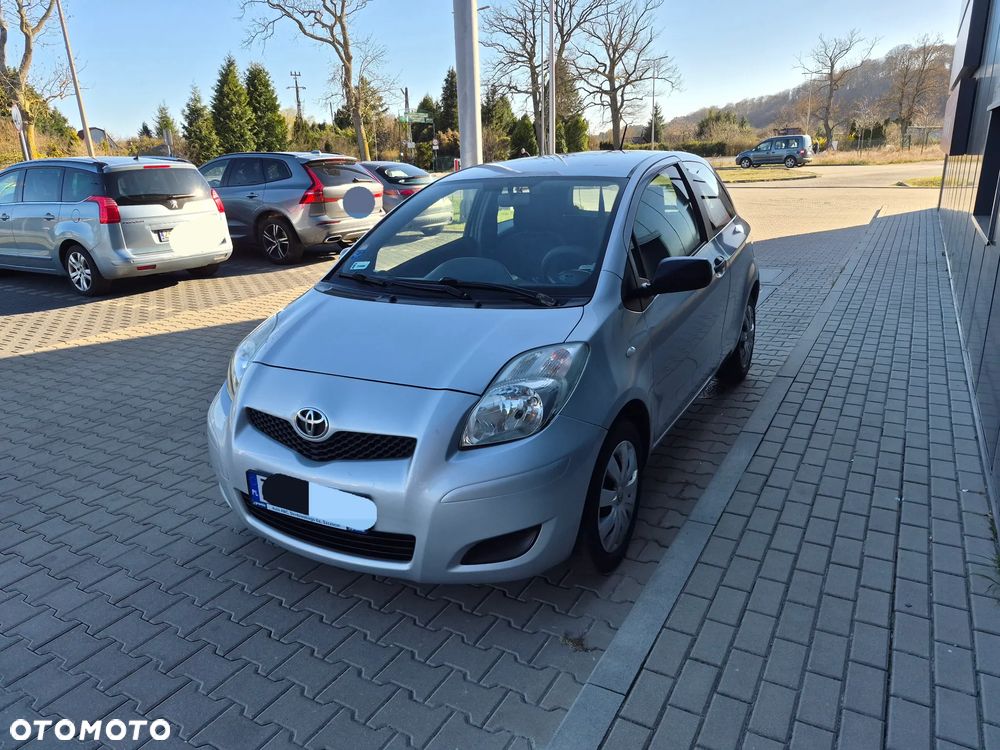 Toyota Yaris 1.0 Luna A/C - 3