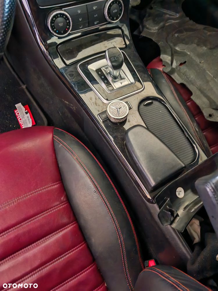 Mercedes-Benz SLC - 11