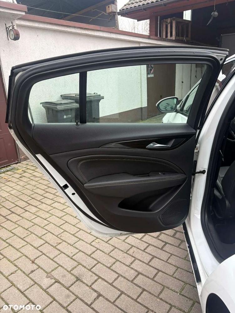 Opel Insignia - 13