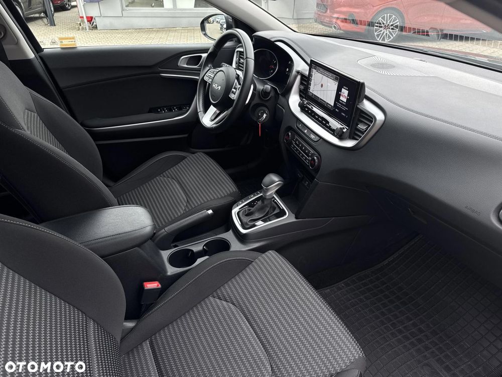 Kia Ceed 1.5 T-GDI M DCT - 29