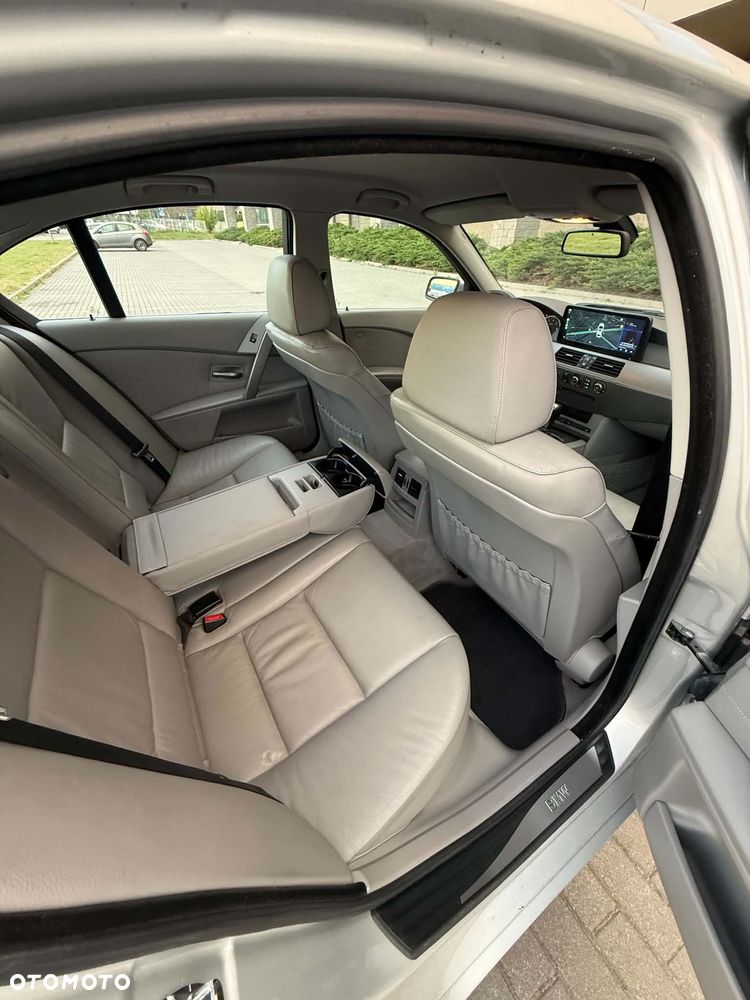 BMW Seria 5 525i - 9