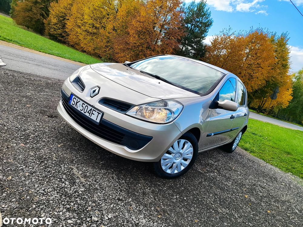 Renault Clio 1.2 16V Campus - 1