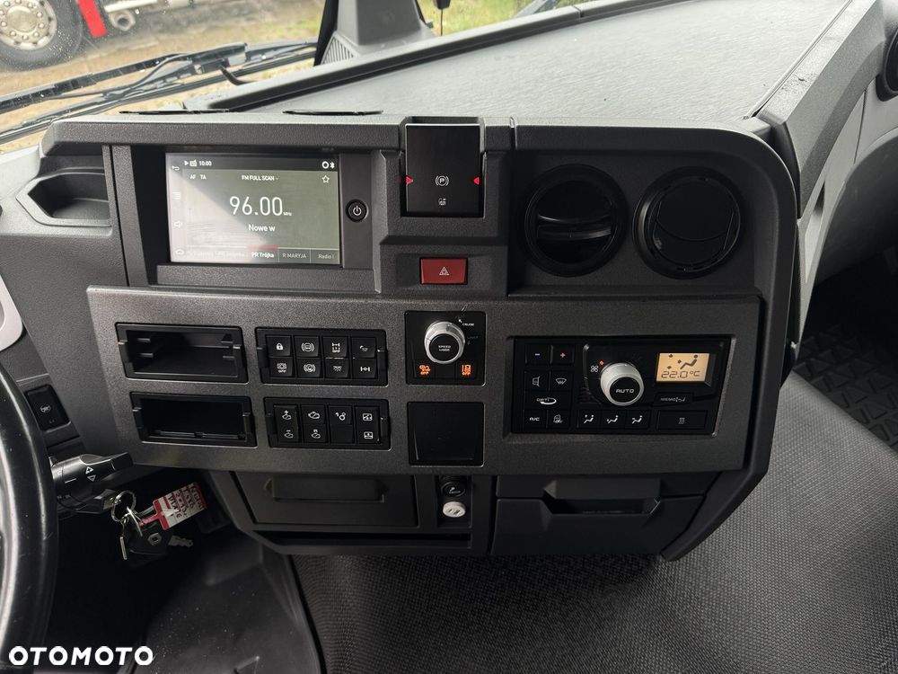 Renault T480 - 26