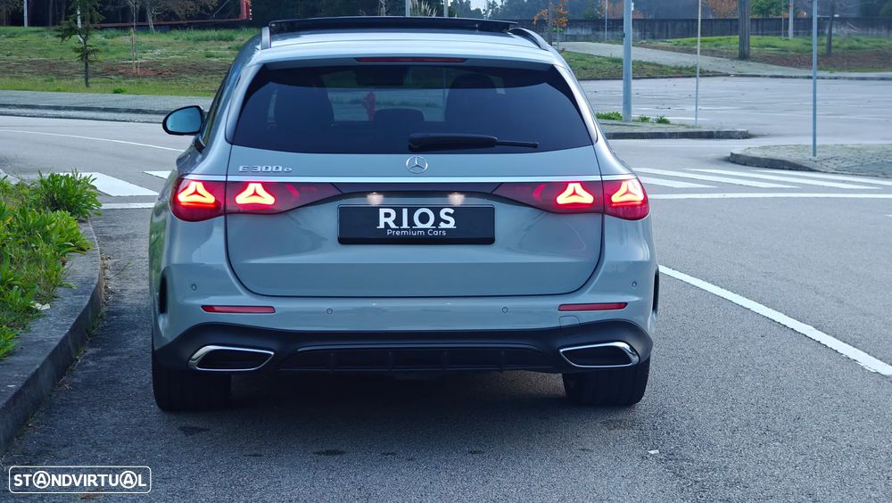 Mercedes-Benz E 300 Standard - 25