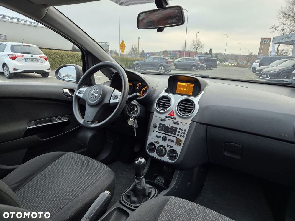 Opel Corsa 1.2 16V Essentia - 12