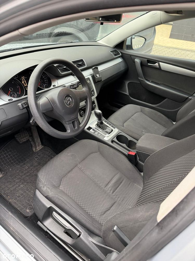 Volkswagen Passat 2.0 TDI Comfortline DSG - 3