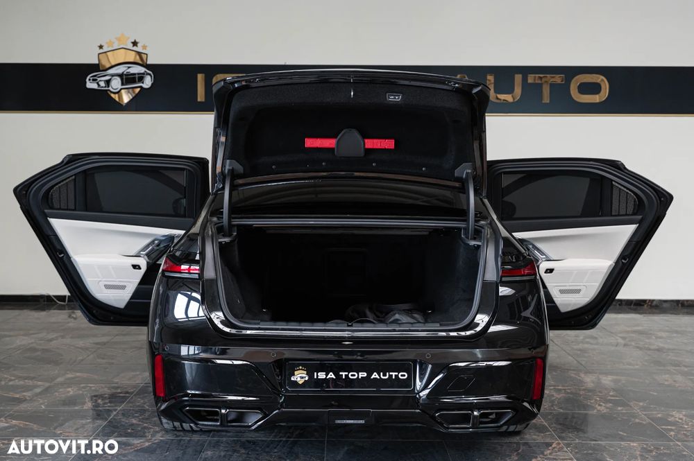 BMW M7 M760e xDrive - 3