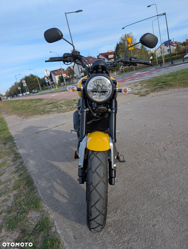 Yamaha XSR - 13