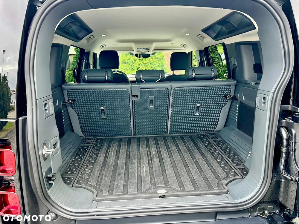 Land Rover Defender 3.0 D300 mHEV X-Dynamic SE - 25