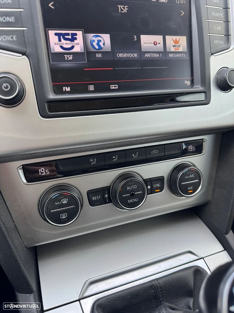 VW Passat Variant 1.6 TDI BlueMotion - 13