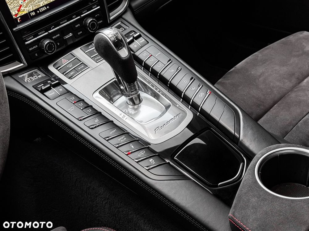 Porsche Panamera GTS - 17