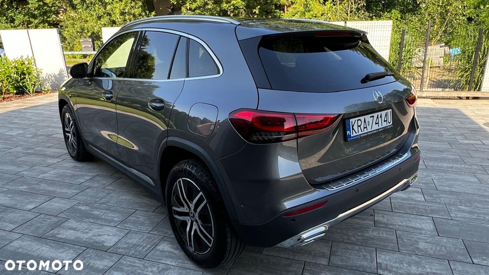 Mercedes-Benz GLA 200 - 30